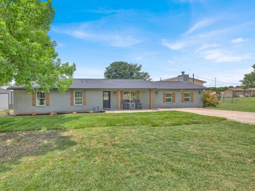 301 N 8th St, Jarrell, TX, 76537-1210 | Card Image