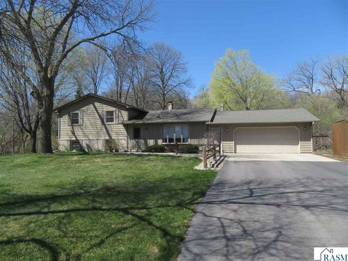 30 Valley Ridge Ct, Mankato, MN, 56001-8621 | Card Image