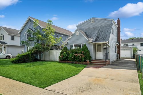 96 Beach Dr, Merrick, NY, 11566-4595 | Card Image