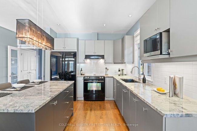 311 Blackleaf Dr, House other with 2 bedrooms, 2 bathrooms and 4 parking in Nepean ON | Image 6