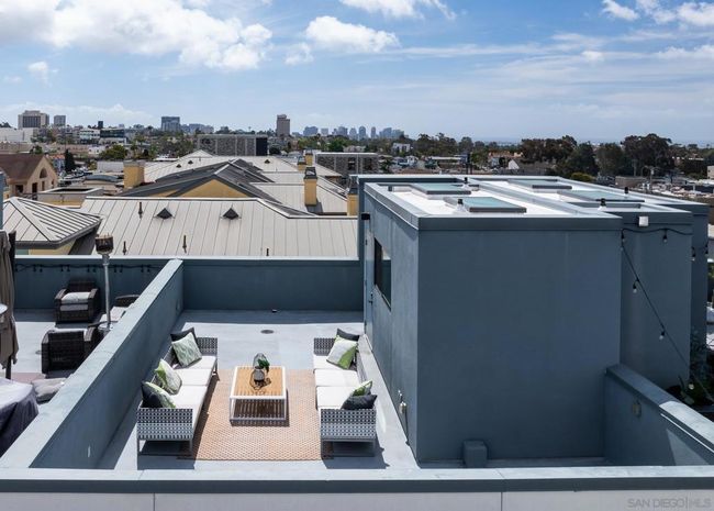 3 - 4079 1 St Ave, Condo with 2 bedrooms, 2 bathrooms and 2 parking in San Diego CA | Image 31
