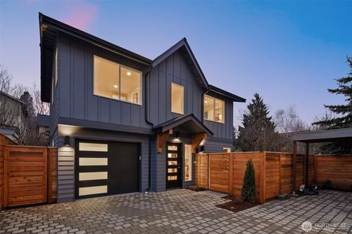 1109 26th Ave, Seattle, WA, 98122-4919 | Card Image