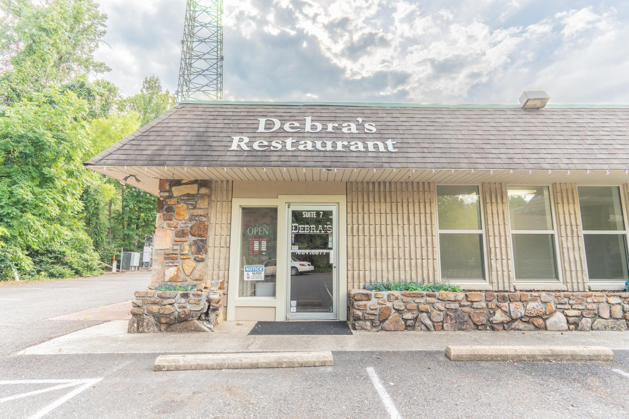 198 Carmona Rd, Hot Springs Village, AR 71909