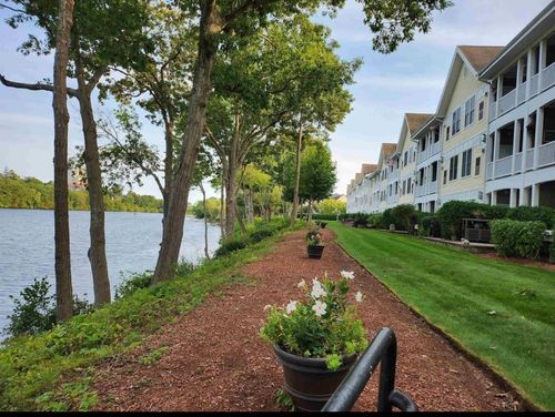 unit-303-55 River Front Dr, Manchester, NH, 03102-3262 | Card Image