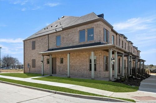 634 Redwood Way, Mansfield, TX, 76063-6975 | Card Image