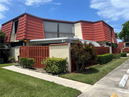 3940 Victoria Dr, West Palm Beach, FL, 33406-4928 | Card Image