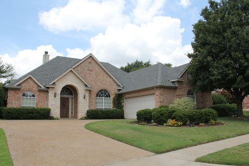 8105 Pecan Ridge Dr, North Richland Hills, TX, 76182-8433 | Card Image