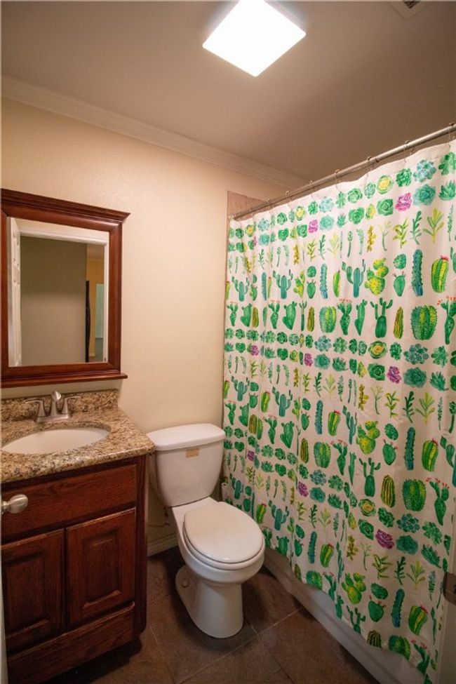 125 Red Bird Rdg, House other with 4 bedrooms, 3 bathrooms and null parking in Beeville TX | Image 17