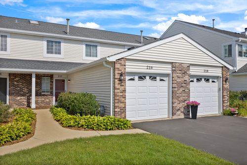 8e-2-216 Brittany Dr, Streamwood, IL, 60107-1388 | Card Image