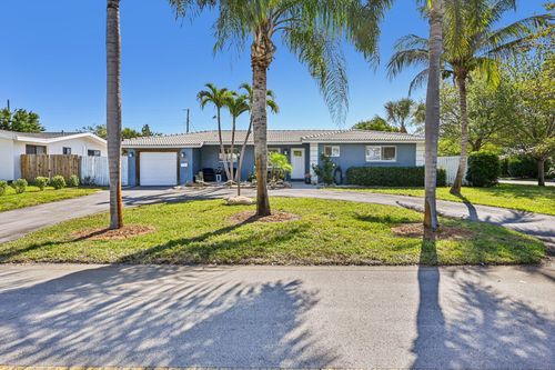 818 Se 9th Ter, Deerfield Beach, FL, 33441-5716 | Card Image
