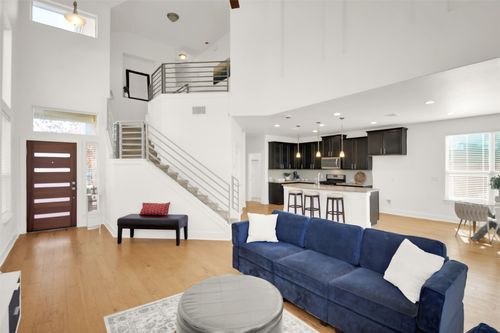 2308 Montague St, Austin, TX, 78741-6655 | Card Image