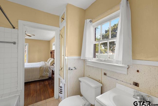 1405 Mockingbird Ln, House other with 4 bedrooms, 2 bathrooms and null parking in Tyler TX | Image 16