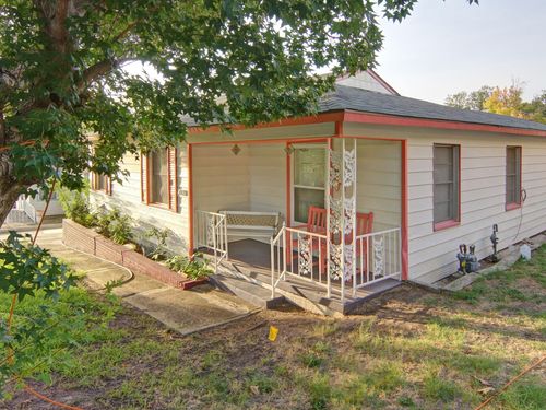 5017 Thurston Rd, River Oaks, TX, 76114-2166 | Card Image