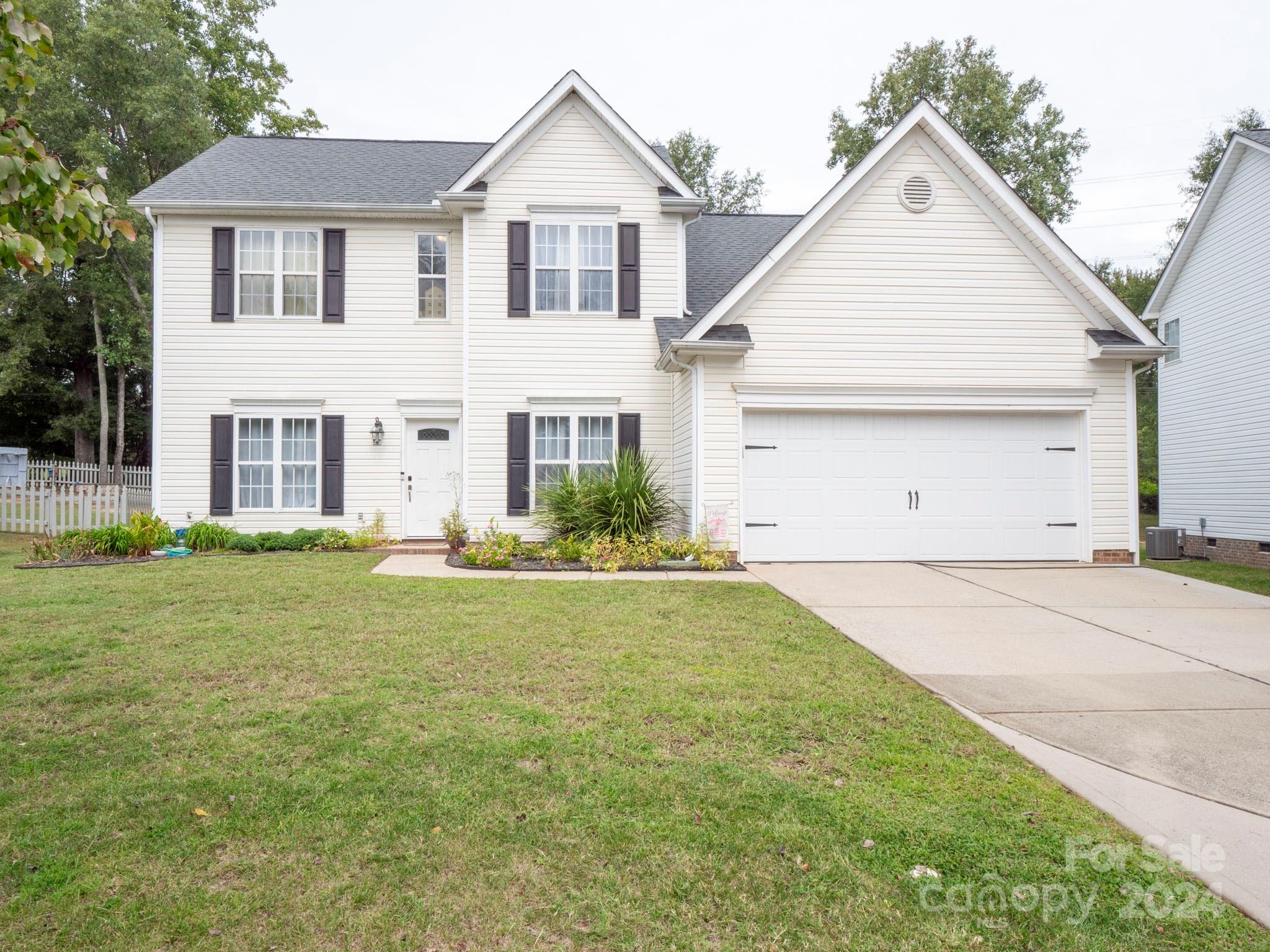 Mitchell Glen Dr, Charlotte, NC 28277