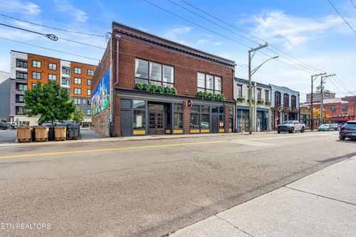 1-110 E Jackson Ave, Knoxville, TN, 37915-1056 | Card Image