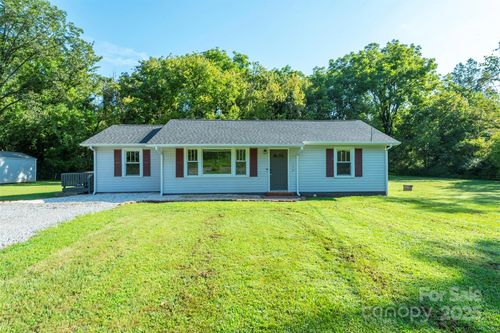 2305 Rutherford Rd, Marion, NC, 28752-4894 | Card Image