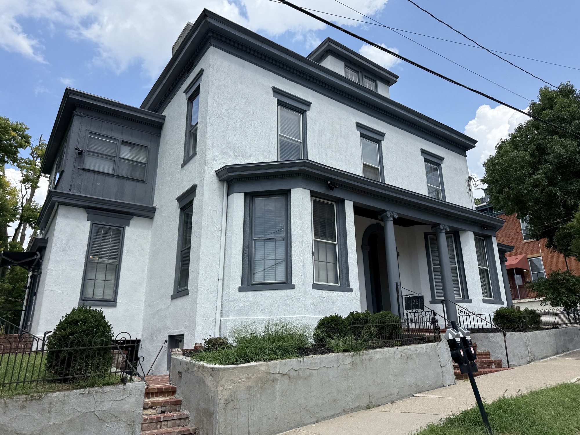 106 Wellington Pl, Cincinnati, OH 45219