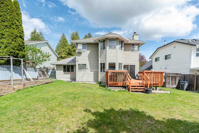 15748 96 A Avenue, House other with 3 bedrooms, 2 bathrooms and 6 parking in Surrey BC | Image 31
