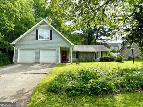 11072 Shannon Cir, Hampton, GA, 30228-3283 | Card Image