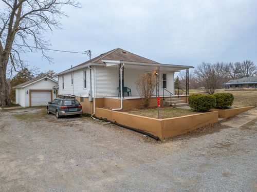 107 N Seminary St, Creal Springs, IL, 62922-2131 | Card Image