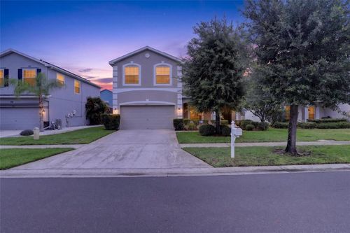 8821 N River Rd, TAMPA, FL, 33635-9681 | Card Image