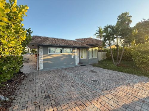 716 Ne 7th St, Hallandale Beach, FL, 33009-3543 | Card Image