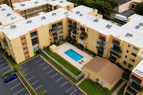 310-1975 W 44th Place, Hialeah, FL, 33012 | Card Image