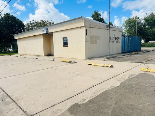 104 Smith St, Clute, TX, 77531-4528 | Card Image