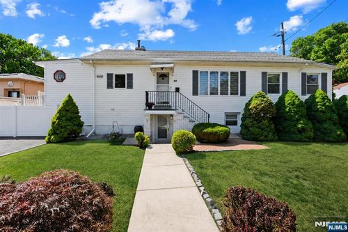 55 Central Ln, Secaucus, NJ, 07094-4249 | Card Image