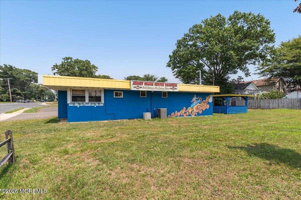 Commercial Sale in Leonardo 4