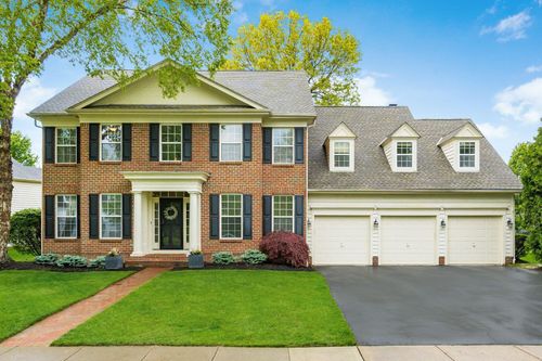 7158 Tumblebrook Dr, New Albany, OH, 43054-8828 | Card Image
