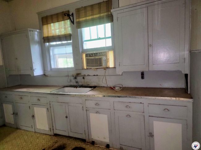607 N Walnut St, House other with 2 bedrooms, 1 bathrooms and null parking in Clarksville TX | Image 15