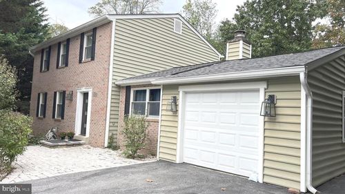 8913 Roundleaf Way, GAITHERSBURG, MD, 20879-1630 | Card Image