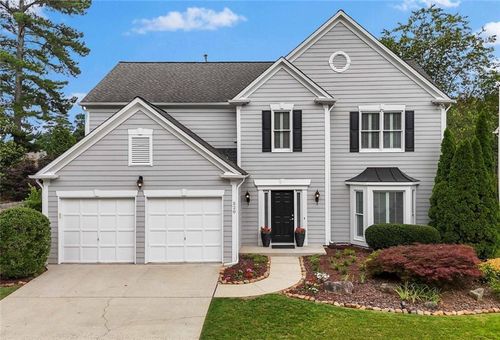 520 Weatherend Ct, Johns Creek, GA, 30022-5881 | Card Image