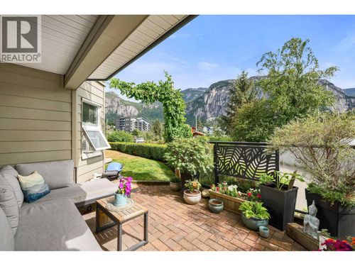 110-1468 Pemberton Ave, Squamish, BC, V8B0K2 | Card Image