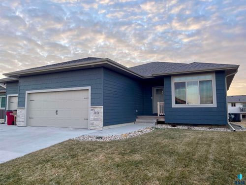 2621 Richie Dr, Sioux Falls, SD, 57106 | Card Image