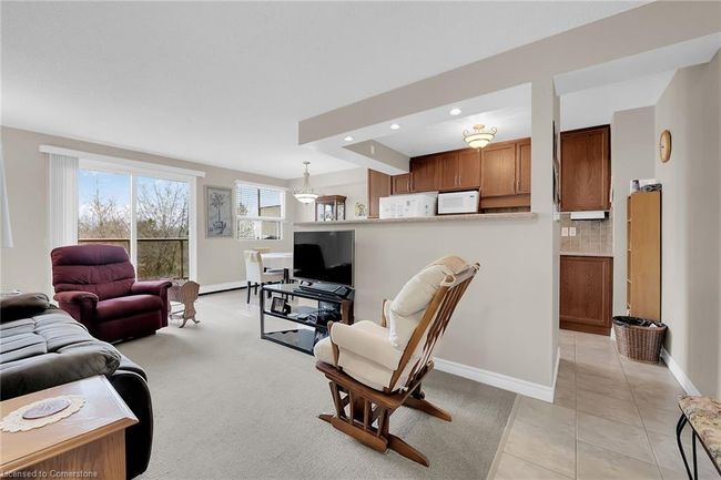 512 - 793 Colborne St, House attached with 3 bedrooms, 1 bathrooms and 2 parking in Brantford ON | Image 9
