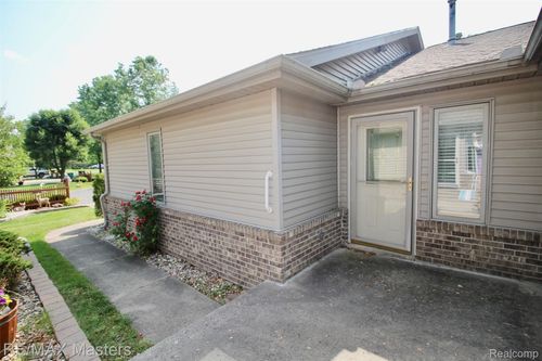 19270 Otto Ct, New Boston, MI, 48164-9163 | Card Image
