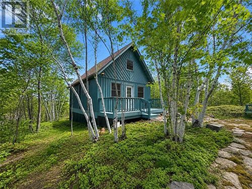 684 Pine Cone Rd, Skead, ON, P0M2Y0 | Card Image