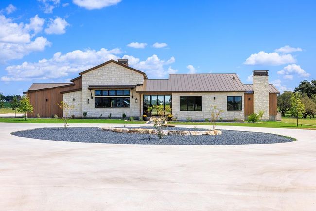 1318 Countryside Bnd, Home with 4 bedrooms, 5 bathrooms and 3 parking in Fredericksburg TX | Image 49