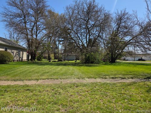 2500 Little St, Port Huron, MI, 48060-6823 | Card Image