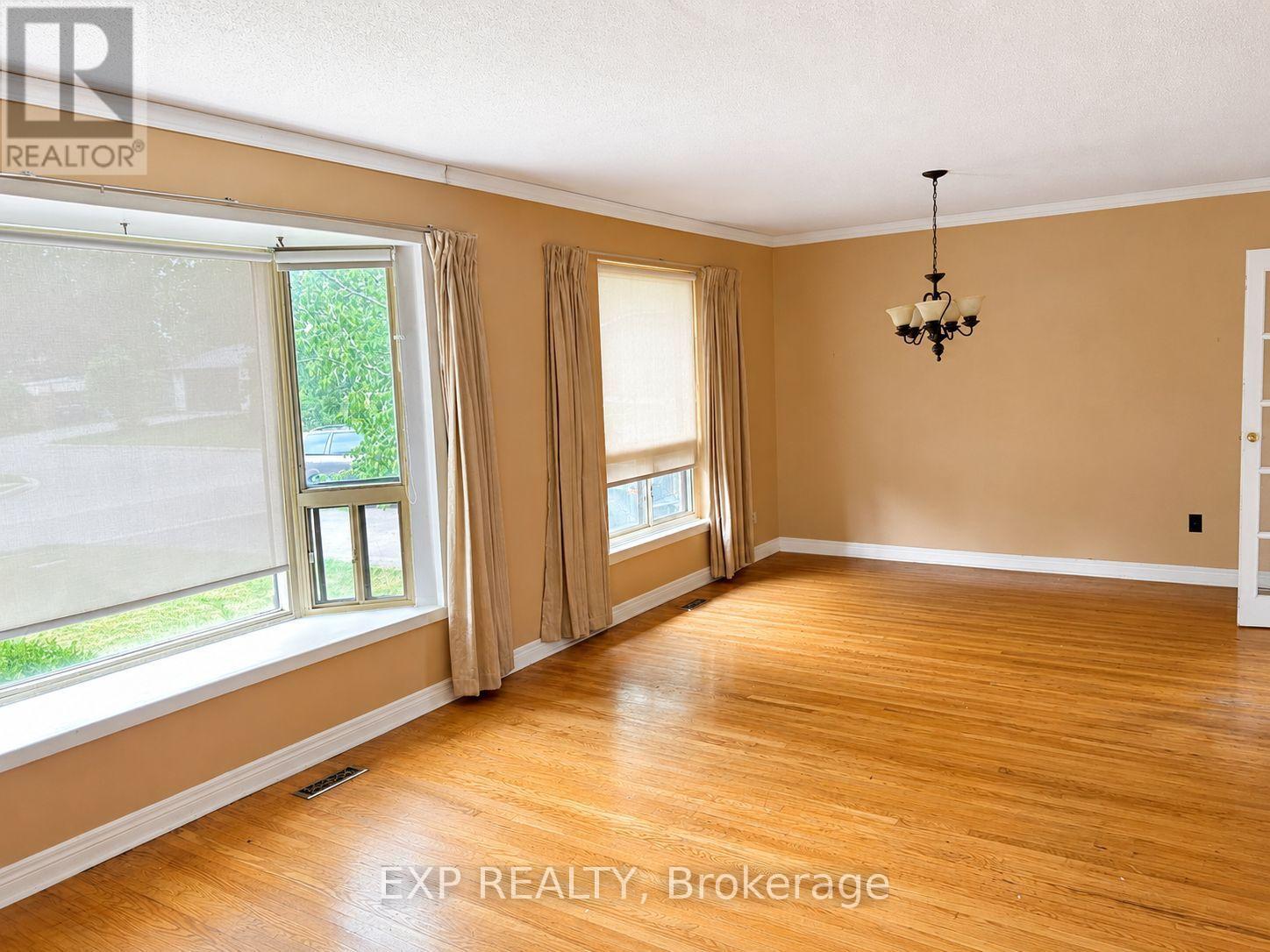 Residential in Brampton (Southgate) 4