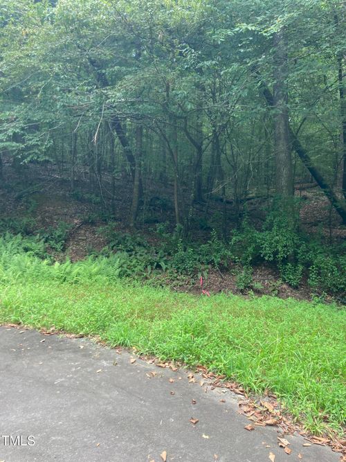 201 Lake Ct, Chapel Hill, NC, 27516-9302 | Card Image