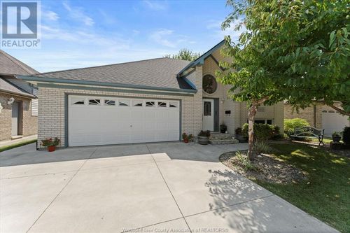 560 Revland Dr, Tecumseh, ON, N8N4T1 | Card Image