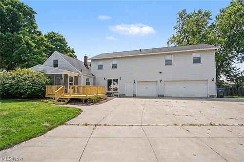 2590 21st St, Cuyahoga Falls, OH, 44223-1725 | Card Image