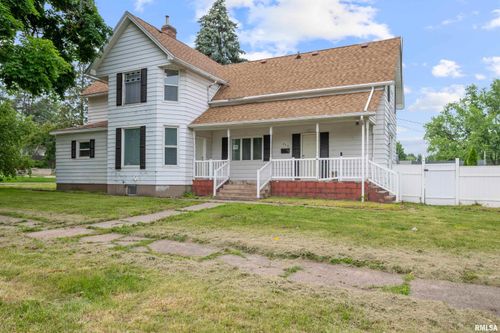 320 16th Ave N, Clinton, IA, 52732-2830 | Card Image