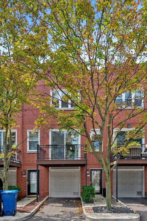 f-2835 Wolcott Ave, Chicago, IL, 60657-4053 | Card Image