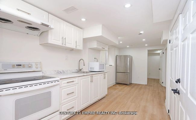 BSMT - 46 Staveley Cres, House other with 4 bedrooms, 2 bathrooms and 2 parking in Brampton ON | Image 6