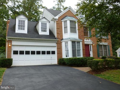 8614 Oak Chase Cir, FAIRFAX STATION, VA, 22039-3328 | Card Image
