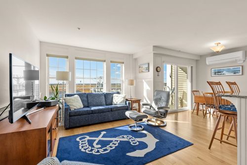 205-580 Winnacunnet Rd, Hampton, NH, 03842-2808 | Card Image